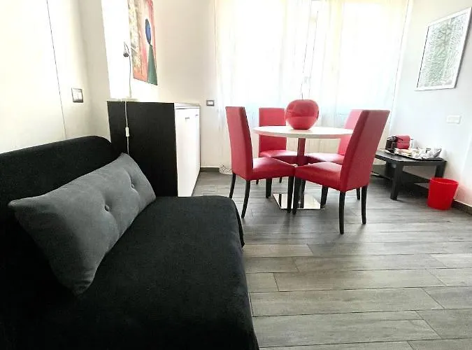 Your House By Ale 4* روما